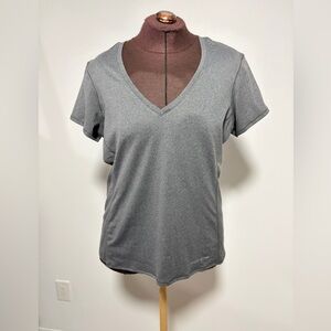 Under Armour V-Neck Women's Top XL